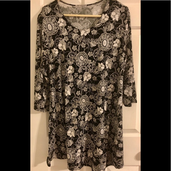 MAGNA FASHION FLORAL Black White TUNIC Size 10/12 - Picture 1 of 6